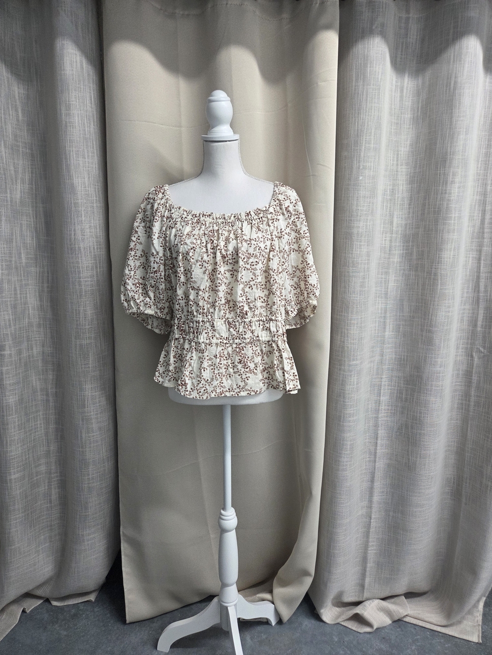 A.N.A. A New Approach Smocked Cream Peplum Blouse Floral Print Summer Size XL
